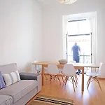 Bh1 4br In Heart Of Bohemian Bairro Alto 아파트 리스본