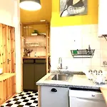 아파트 Bh1 4br In Heart Of Bohemian Bairro Alto 리스본