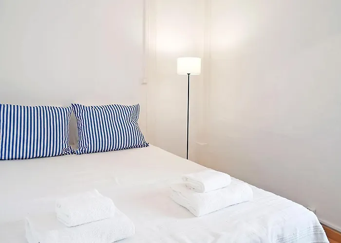 Апартаменти Bh1 4br In Heart Of Bohemian Bairro Alto Лісабон