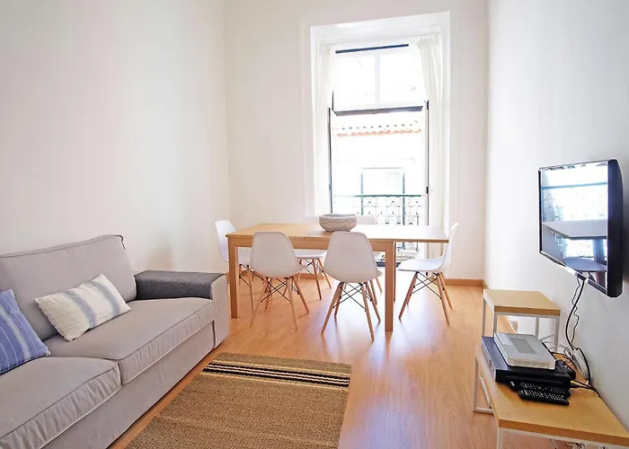 Bh1 4br In Heart Of Bohemian Bairro Alto Апартаменти *