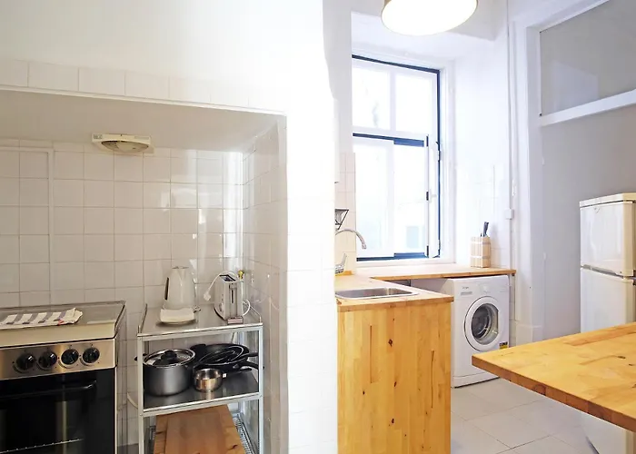 Апартаменти Bh1 4br In Heart Of Bohemian Bairro Alto