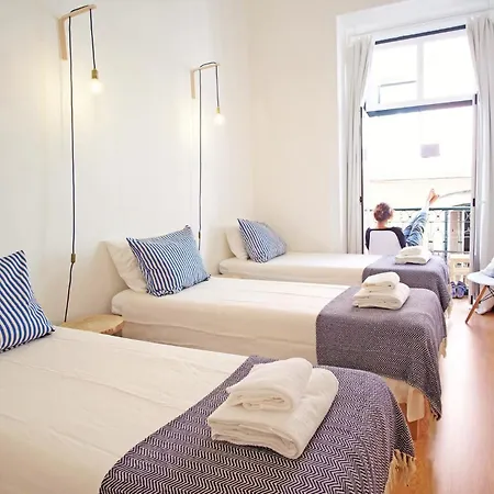 Bh1 4br In Heart Of Bohemian Bairro Alto Лиссабон